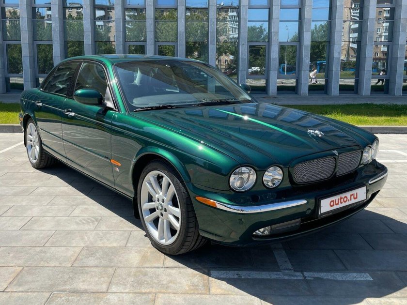 Ягуар XJR 2003
