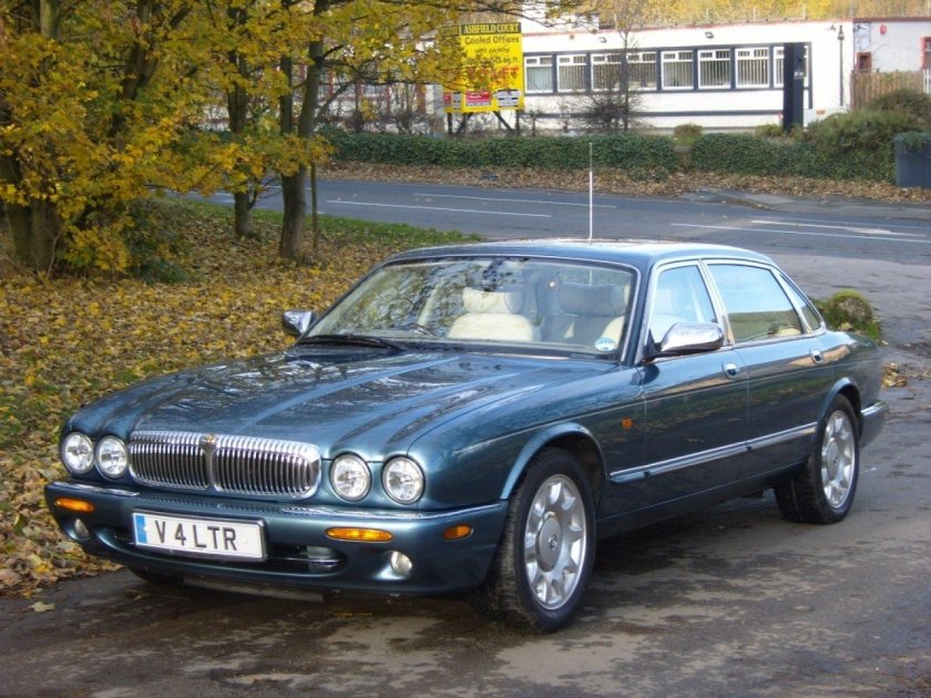 Ягуар XJ 308