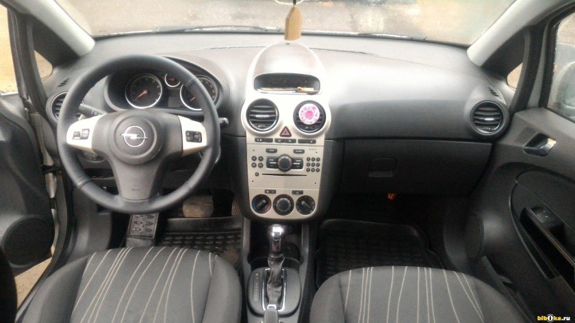 Opel Corsa 2007 салон