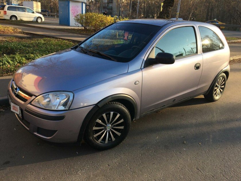 Опель Корса 2005