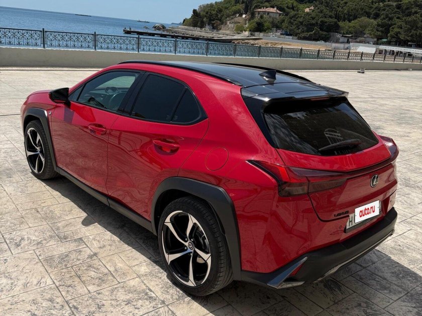 Lexus ux 200