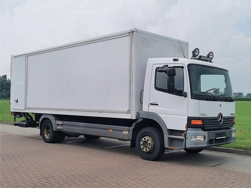 Мерседес Атего 1218