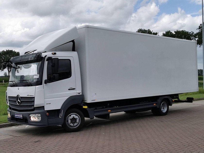 Mercedes-Benz Atego 818
