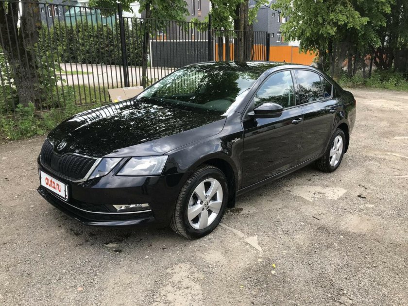 Октавия а7 Рестайлинг черная