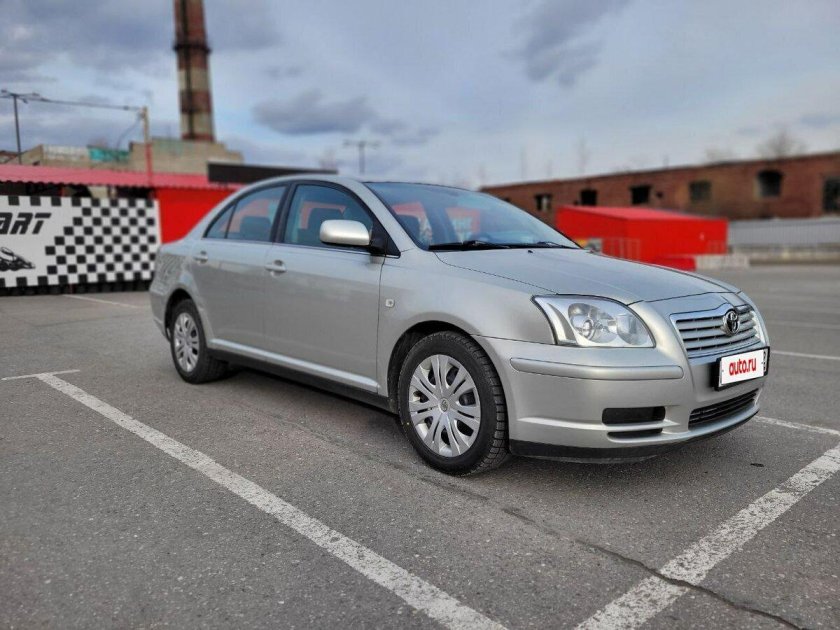 Тойота авенсис 2004