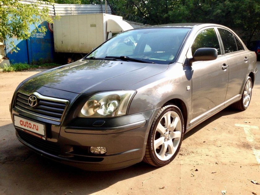 Toyota Avensis II 2005