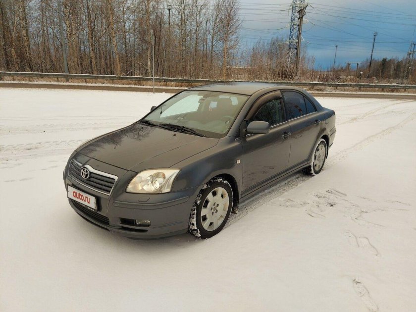 Авенсис 2005 года