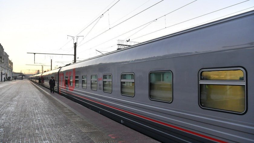 Поезд фирменный 9 Саратов Москва