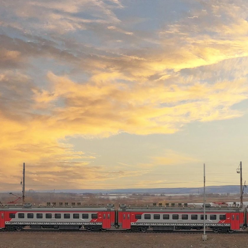 Пригородные поезда