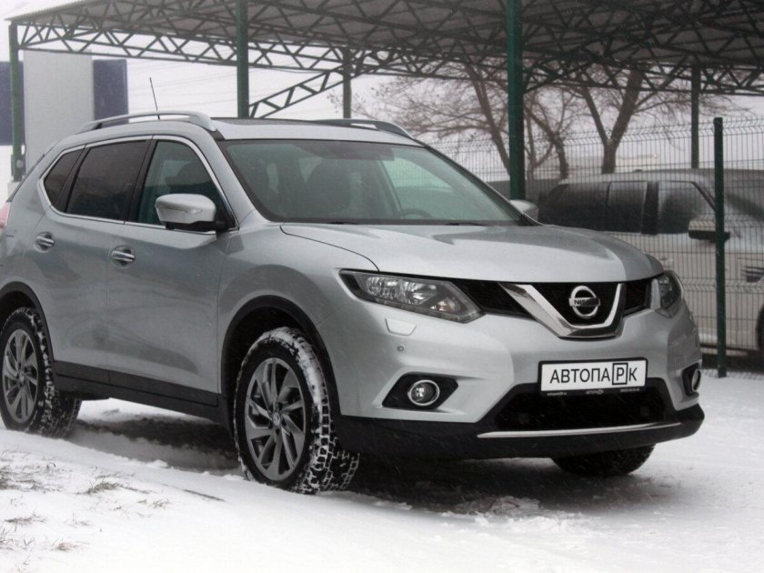 Nissan x-Trail серебристый
