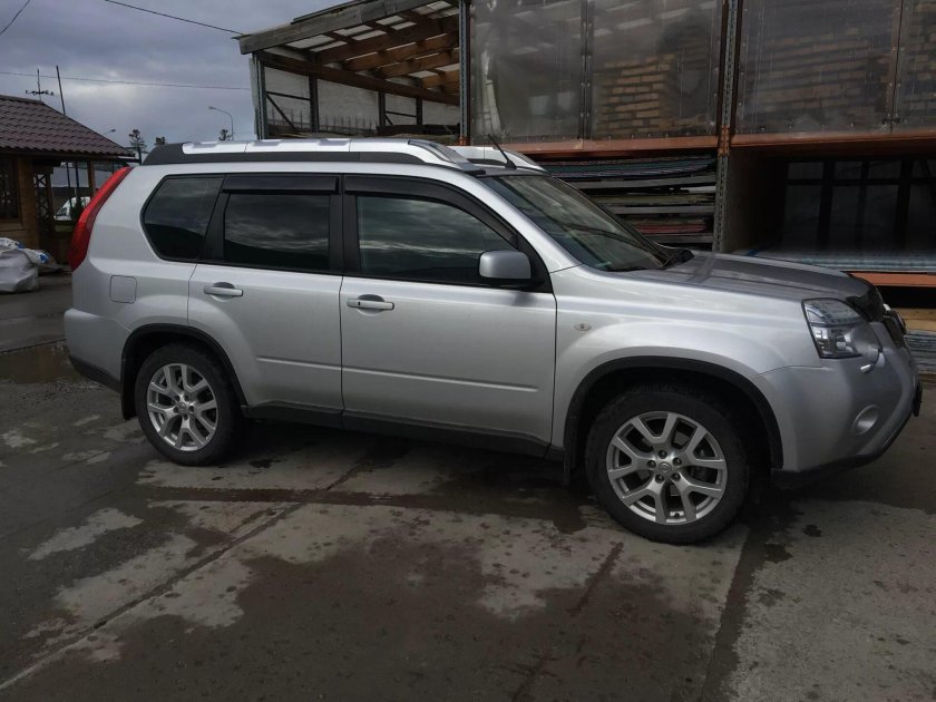 Ниссан х-Трейл т31 серебристый