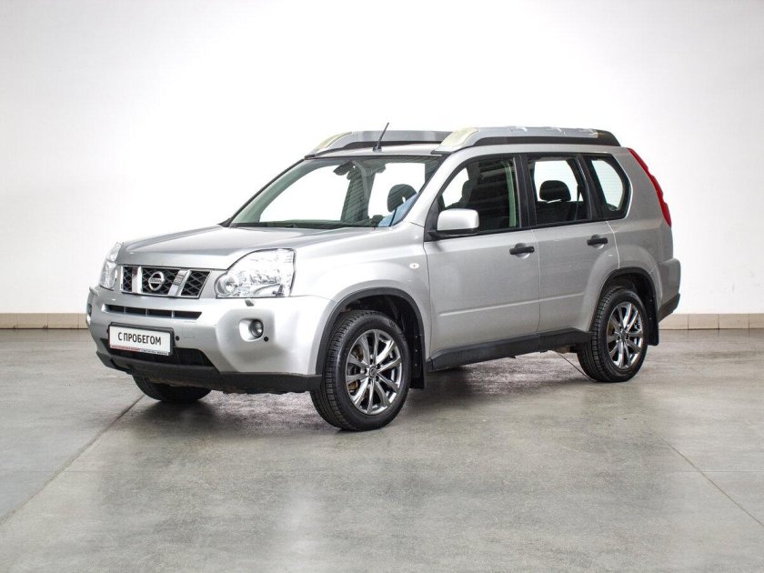 Nissan x-Trail серебристый