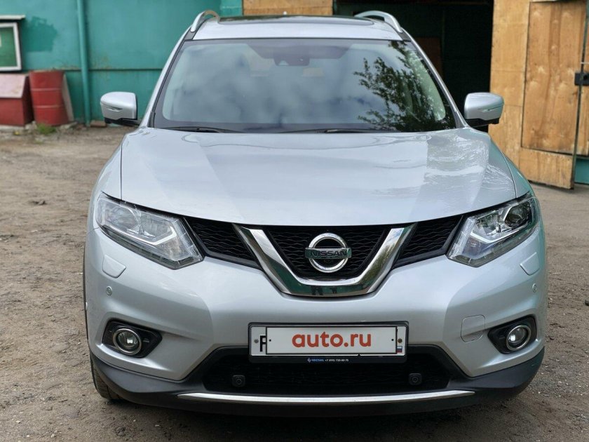 Nissan x-trail 2019 серебристый