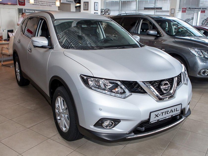 Nissan x-Trail серебристый