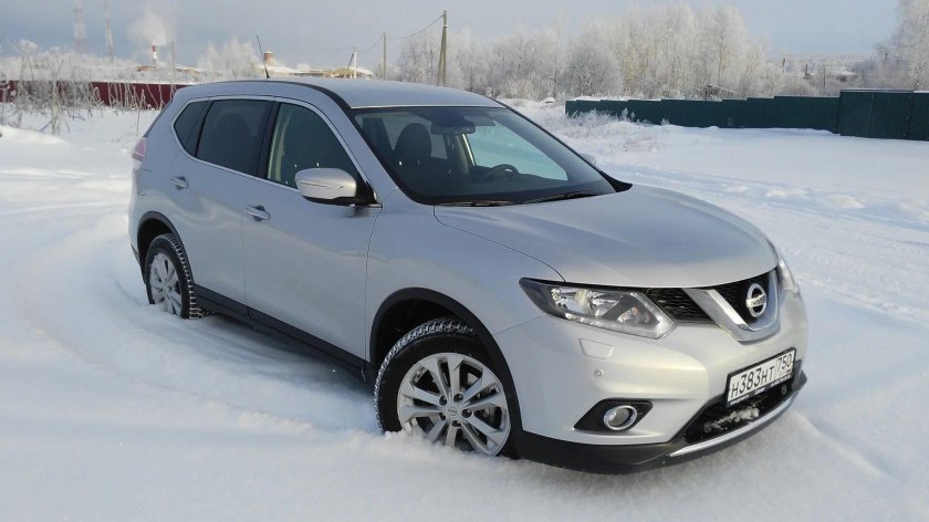 Nissan x-Trail серебристый