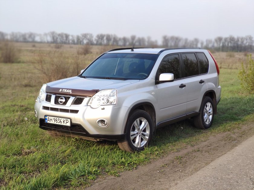 X Trail 2011 серый