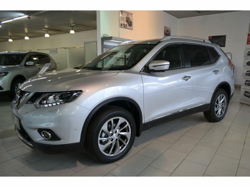 Nissan x-Trail серебристый