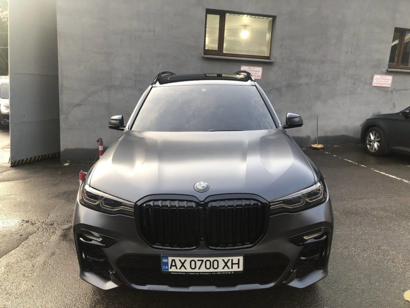 БМВ x7 чёрная матовая
