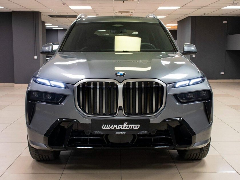 БМВ x7 2022