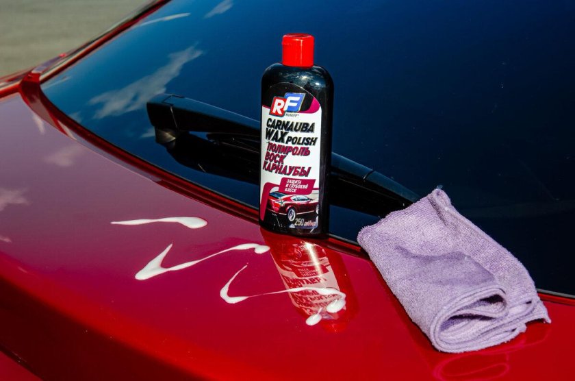 Восковая полироль для автомобиля