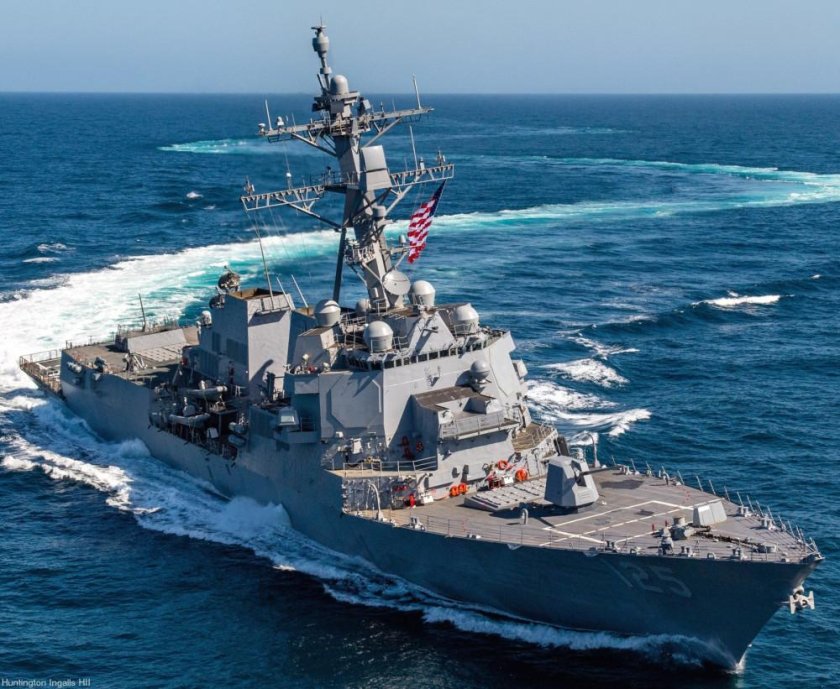 Арли Берк эсминец