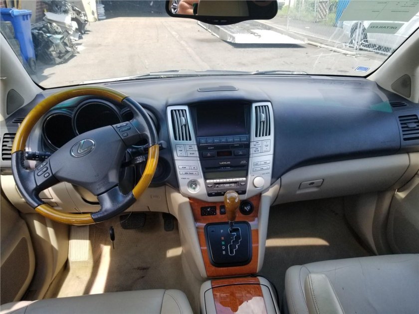 Lexus rx300 торпеда