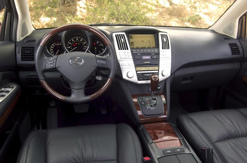 Лексус РХ 330 салон