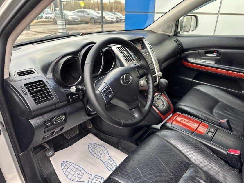 Lexus rx300 2005 салон