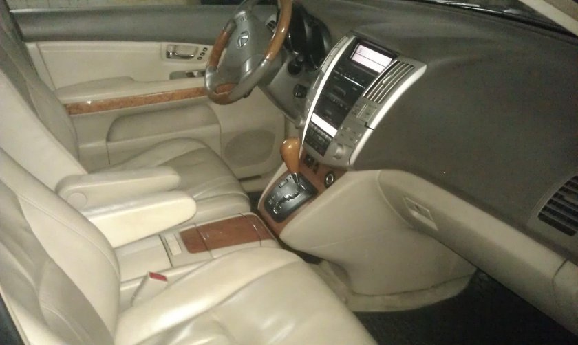 Лексус 330 золотистый