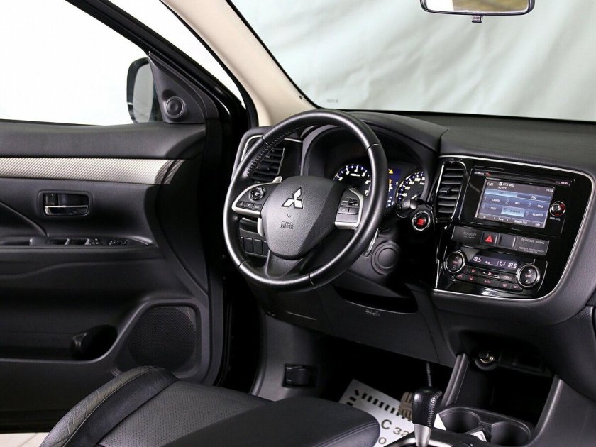 Комплектация Митсубиси Аутлендер 2014