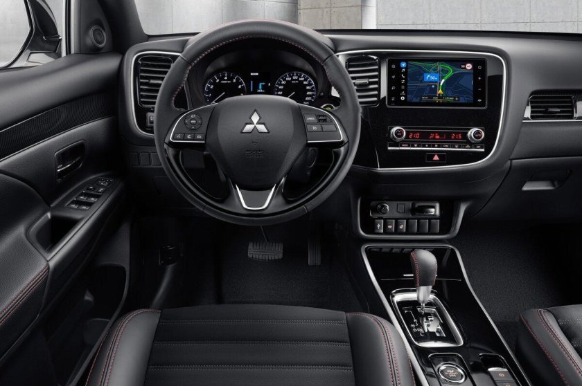 Mitsubishi Outlander 2021 салон