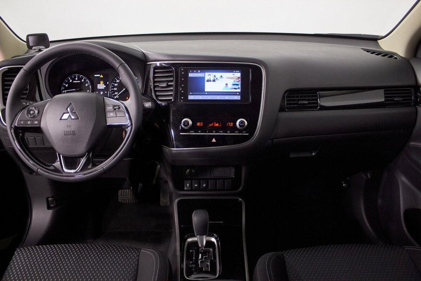Mitsubishi Outlander III Рестайлинг 3 салон
