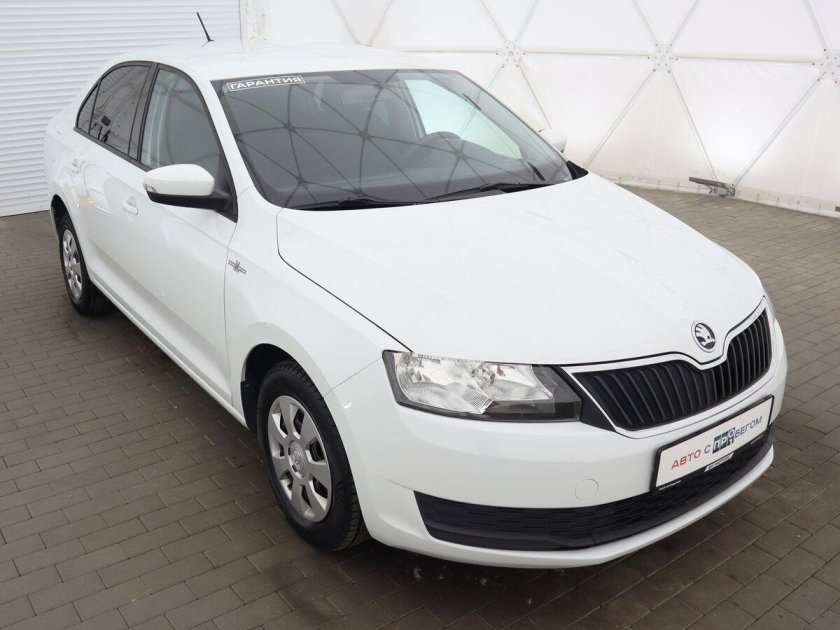 Шкода Рапид 2014 белая