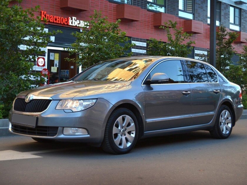 Skoda Superb 2 серая