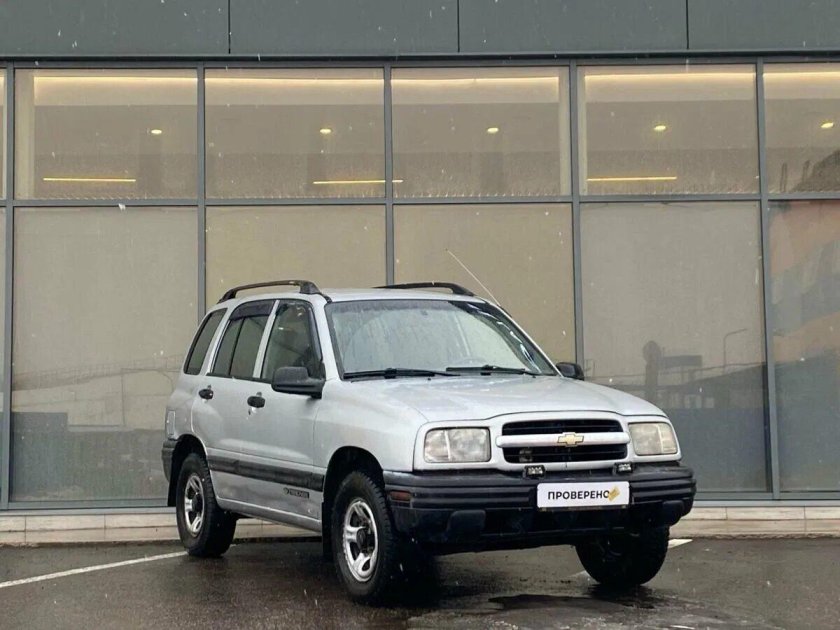 Chevrolet tracker 2000