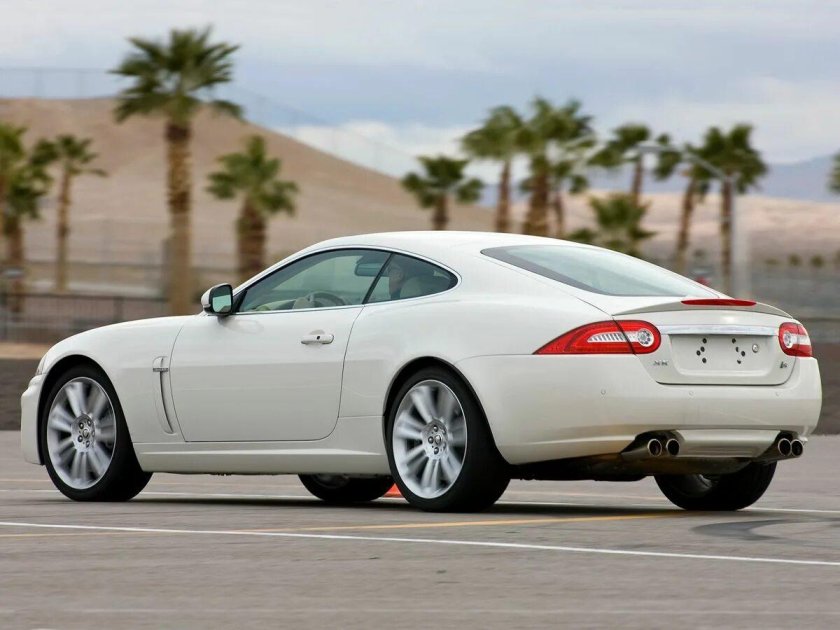 Jaguar XKR Coupe