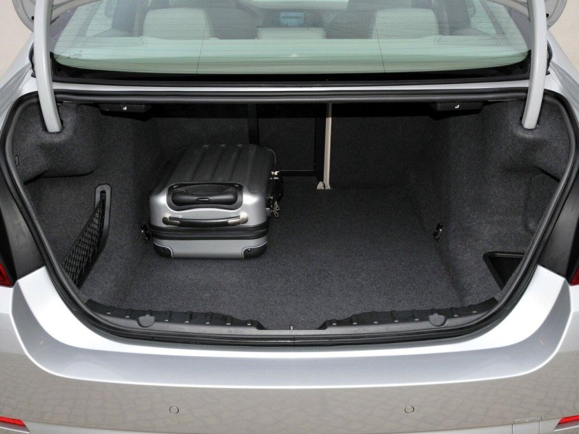 BMW 5 f10 багажник