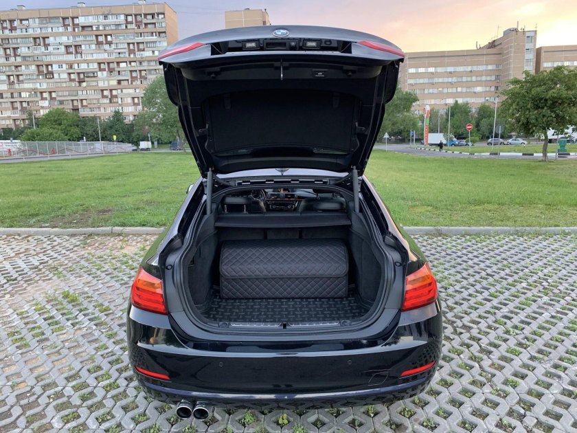 БМВ м8 багажник