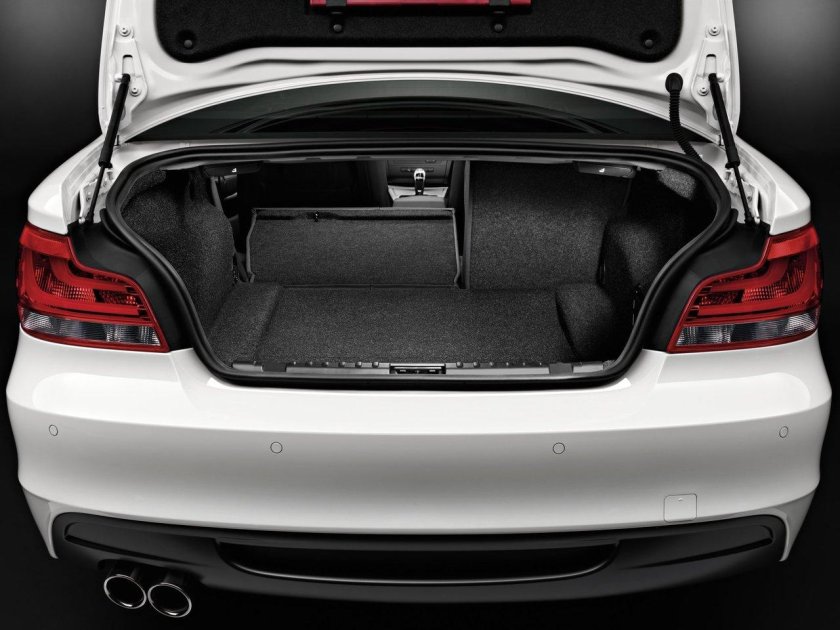 BMW 1 багажник