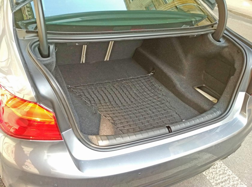 BMW g30 бажник