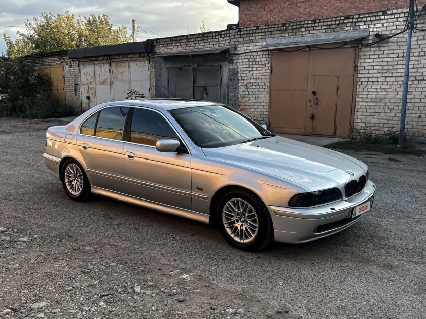 Бмв 5 2002