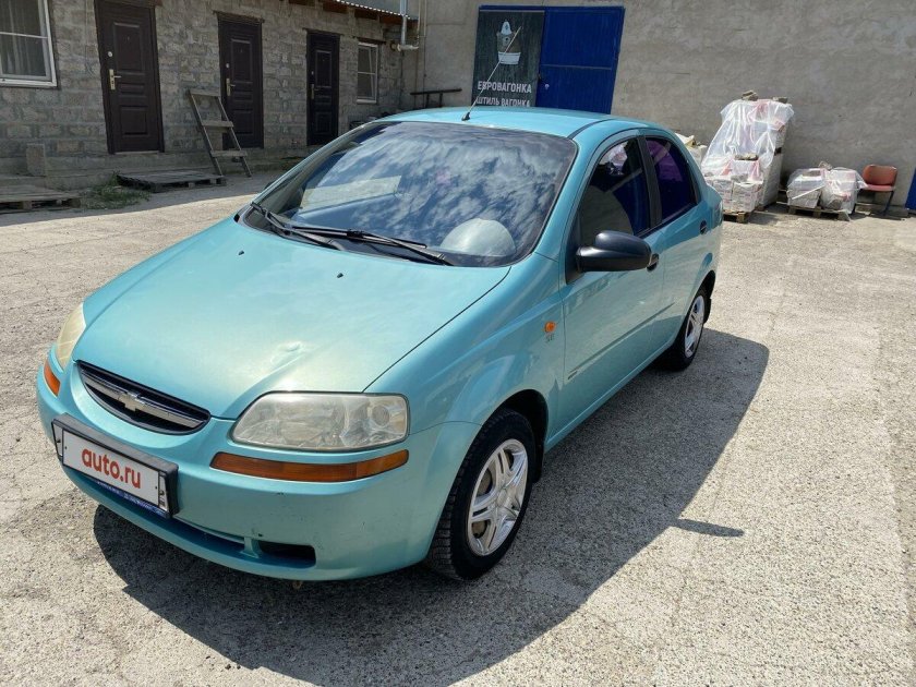 Шевроле зеленая