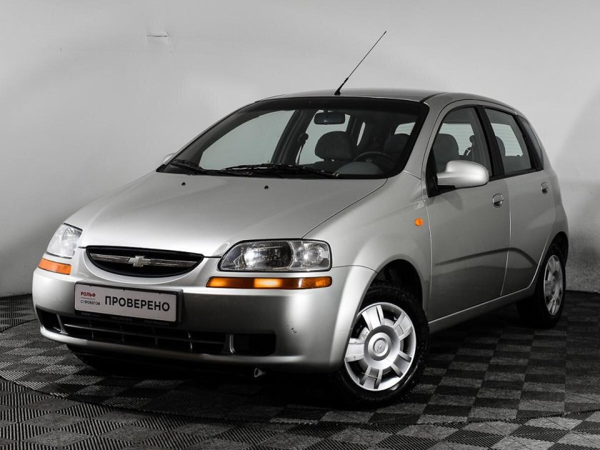 Шевроле Авео 2004 года хэтчбек