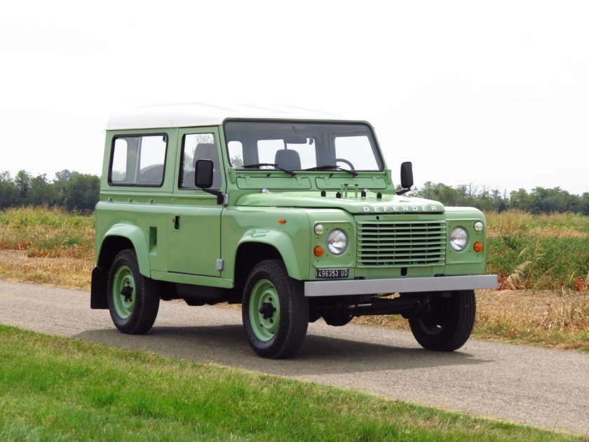 Ленд Ровер Дефендер 90