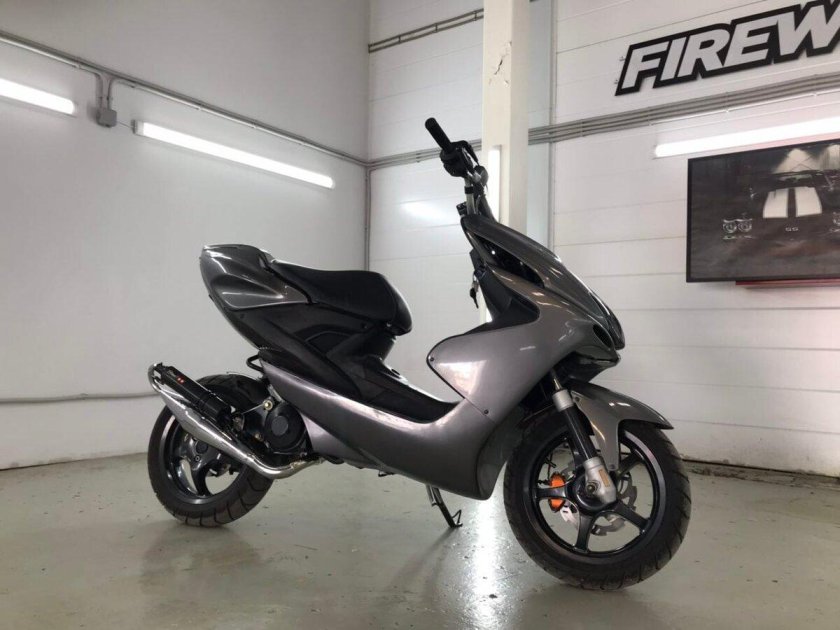 Yamaha Aerox 50 Grey