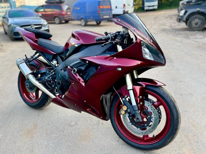 Yamaha r1 2005 красный