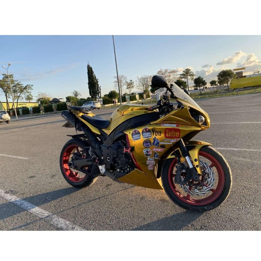 Yamaha r1 Gold Diablo