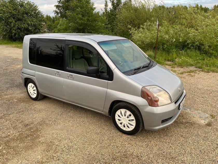 Хонда Мобилио 2002