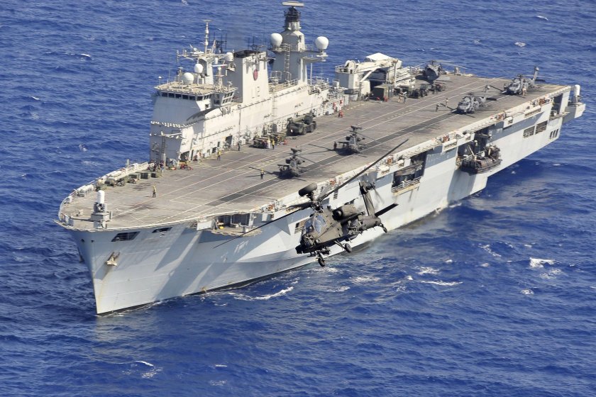 Вертолетоносец HMS Ocean