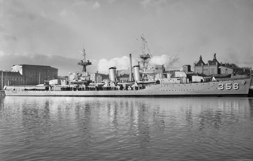 Корабль эсминец